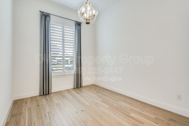 Building Photo - 3213 Alexandra Ln