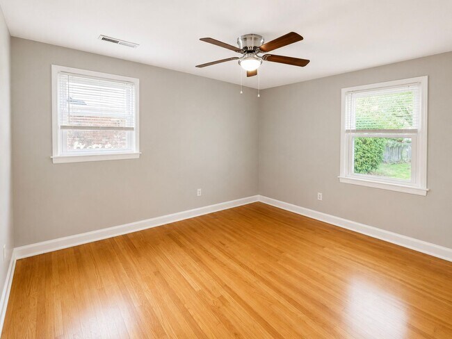 Building Photo - 1452 Birthright St