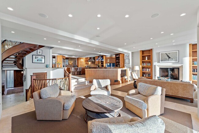 Building Photo - GORGEOUS CUSTOM BEACH HOME - Solimar Beach...
