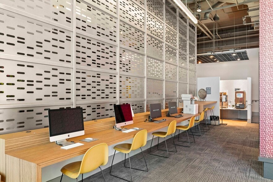 Building Photo - 114 W Polk St