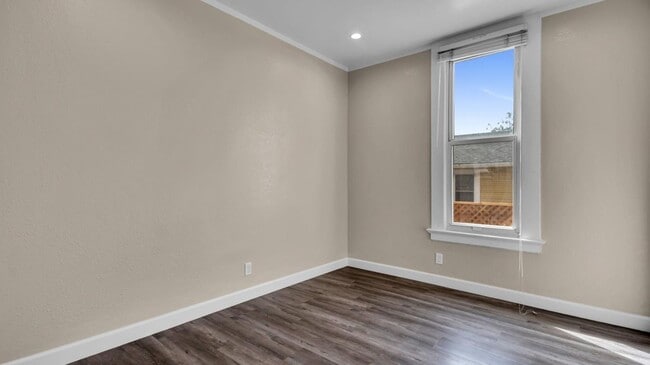 Building Photo - Downtown San Jose- beautifully renovated 3 bed/2 bath house with central heating and A/C