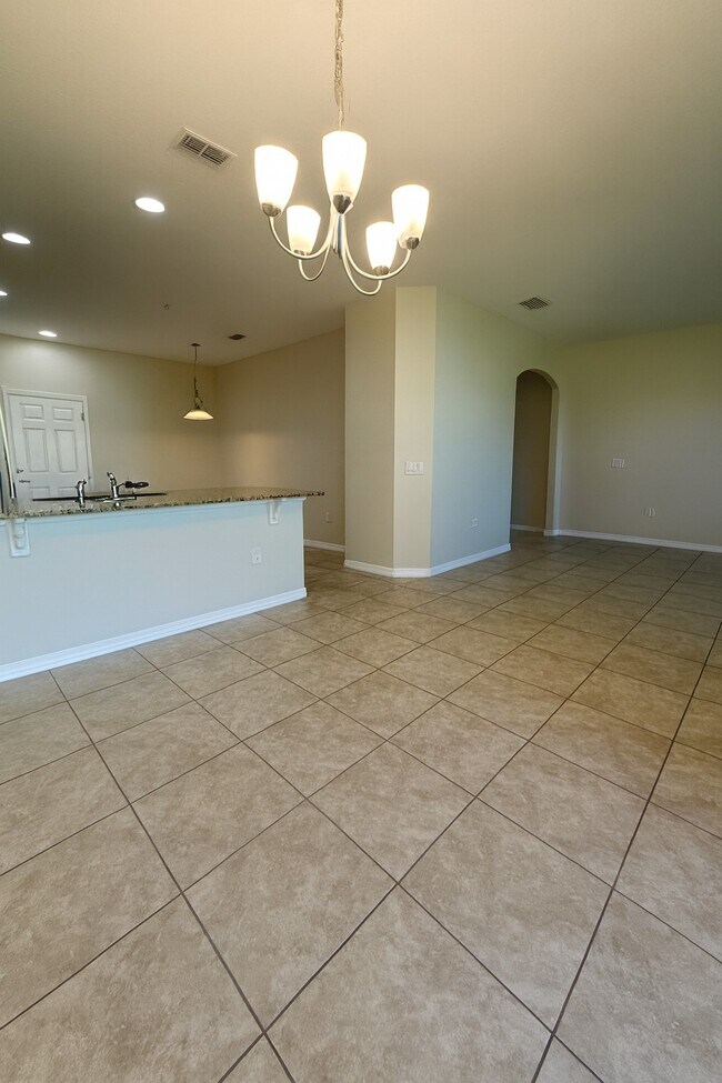 Building Photo - 2495 Seven Oaks Dr