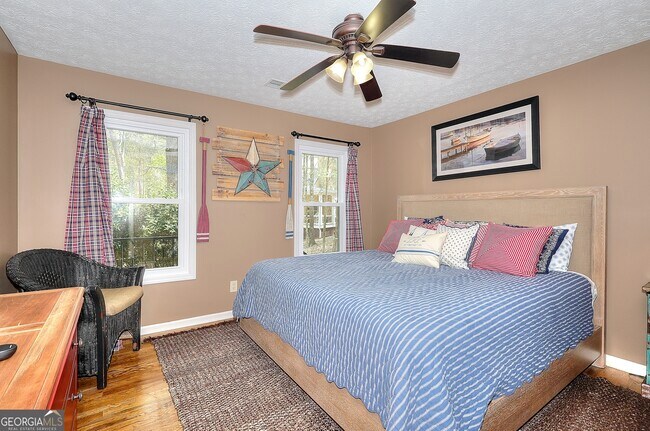 Building Photo - 377 E River Bend Dr