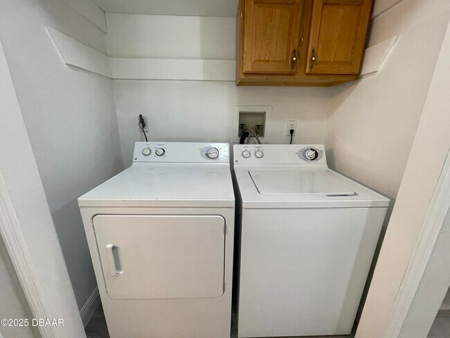 Building Photo - 1600 Big Tree Rd