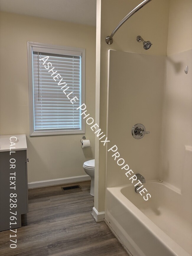 Building Photo - 148 Laurel Loop