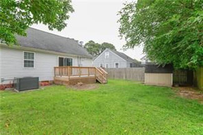 Building Photo - Renovated 3 bed, 1.5 bath Single-Family