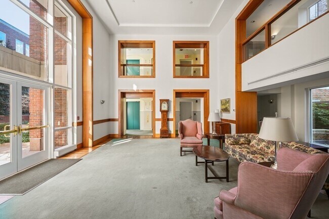 Building Photo - 130 Mt Auburn St