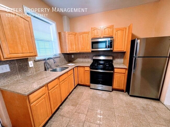 Building Photo - 6212 Reedland St