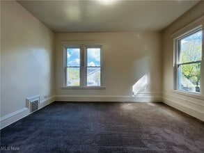 Building Photo - 481 Longmere Dr