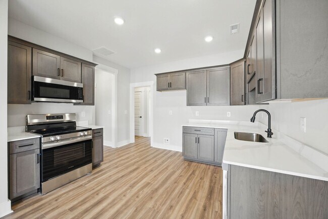 Building Photo - 4 Bedroom Pet Friendly Home For Rent Near ...