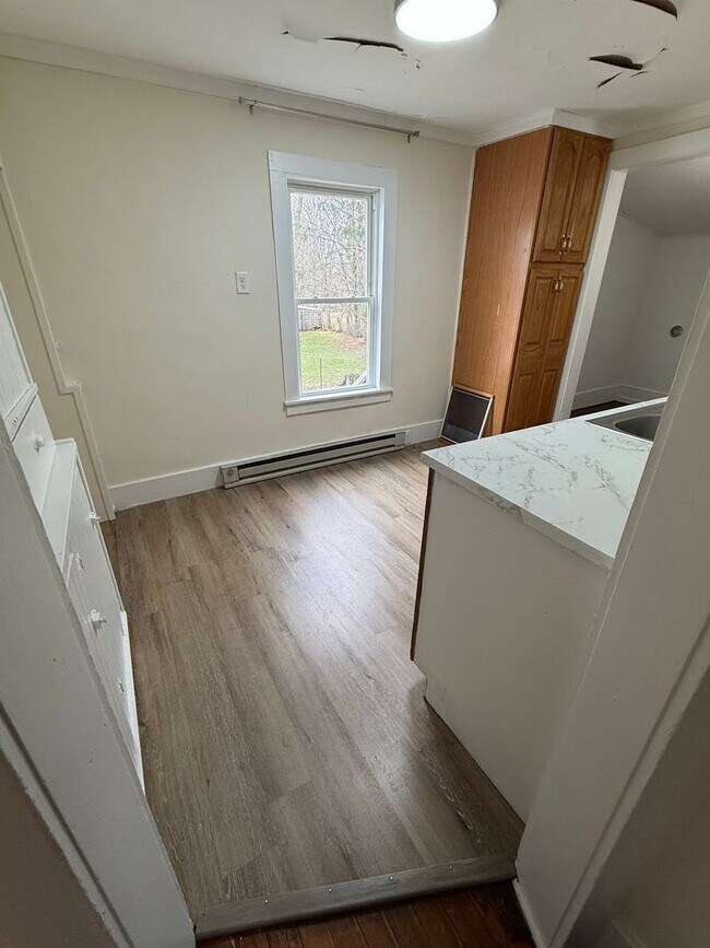 Building Photo - 31 Chapel St