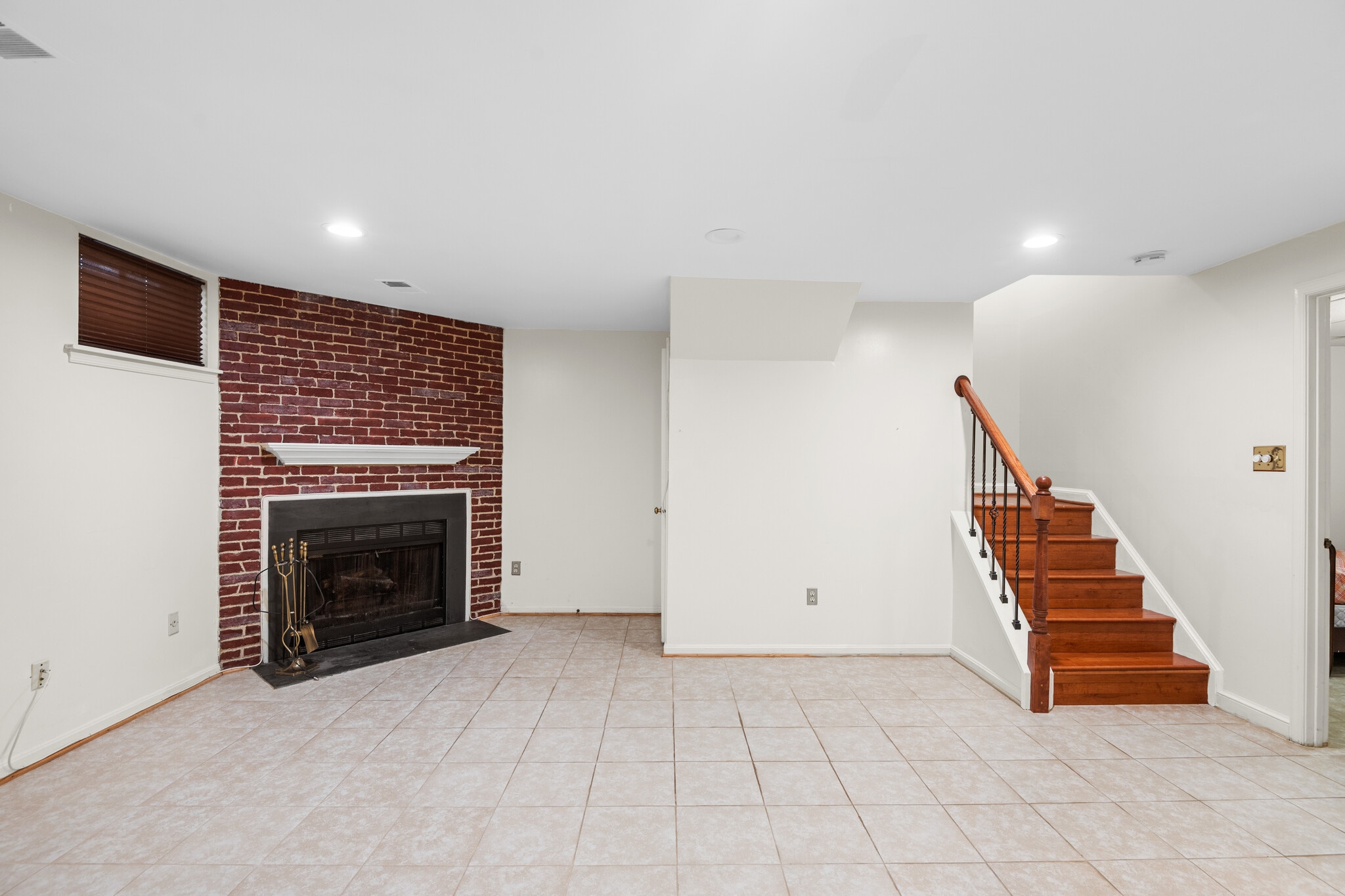 Building Photo - 8063 Dulciana Ct
