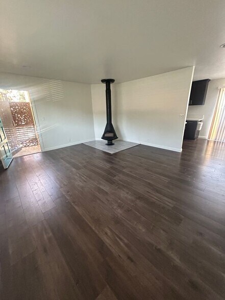 Building Photo - 1305 Garfield Ave