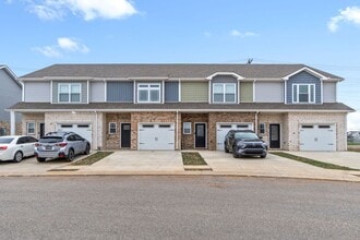 Building Photo - Pet Friendly Three Bedroom!