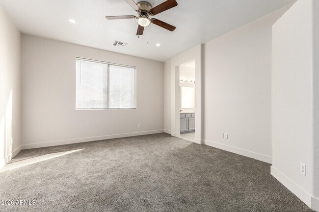 Building Photo - 5665 W Laurie Ln