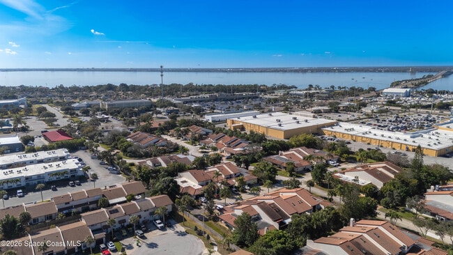 Building Photo - 2001 Parkside Pl