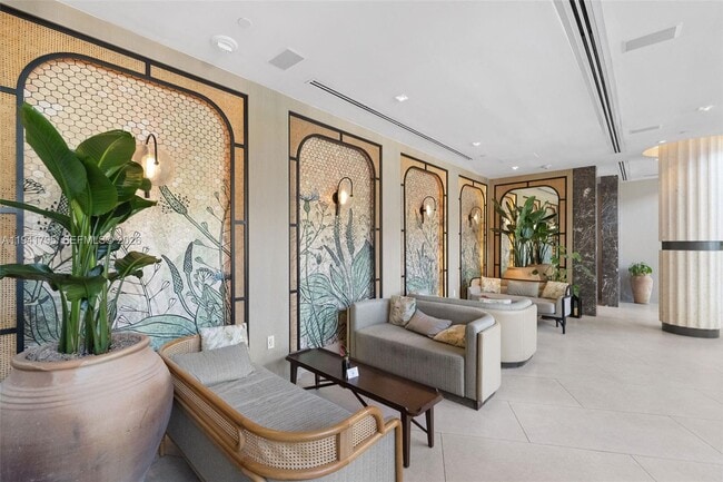 Building Photo - 1100 West Ave