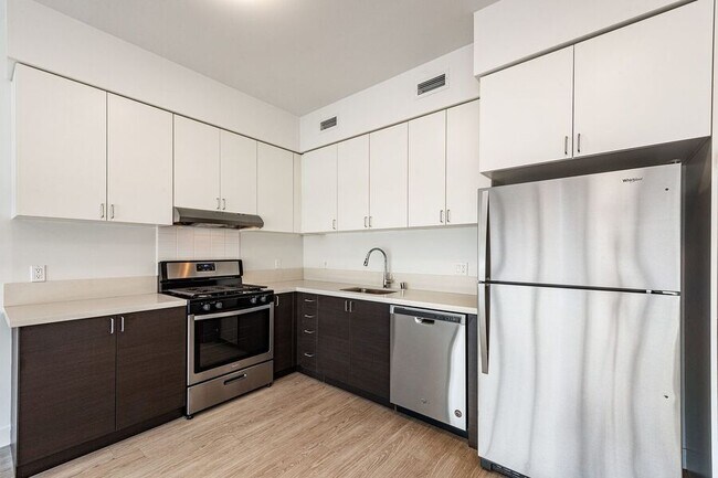 Building Photo - 4435 Piedmont Ave