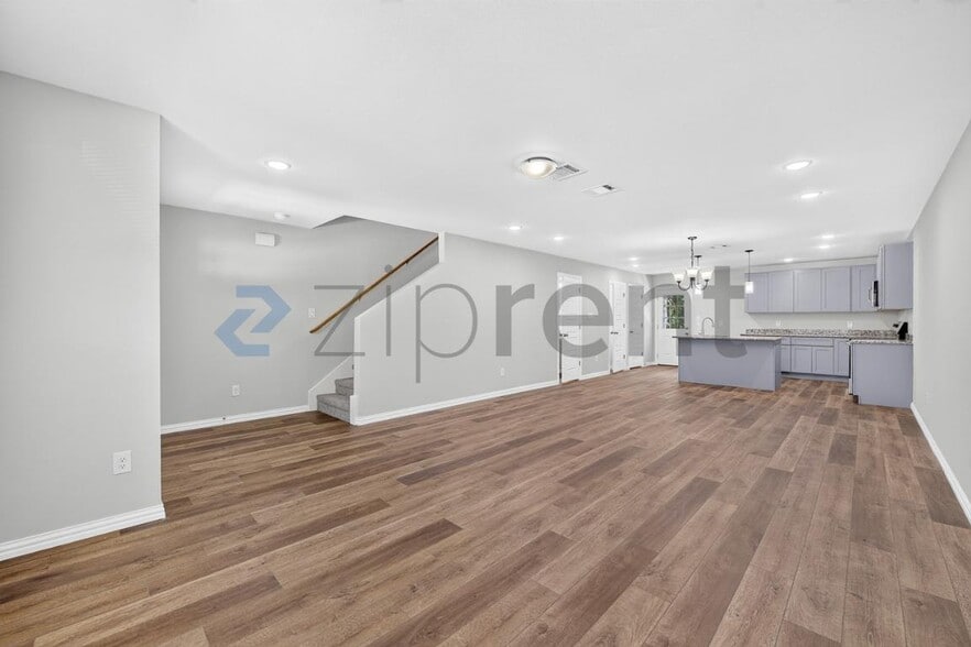 Building Photo - Unit A