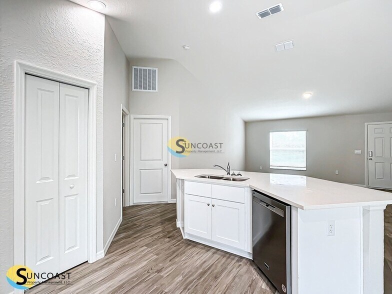 Building Photo - 3156 W Barberton Pl