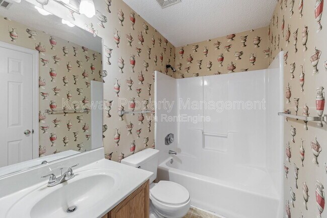Building Photo - 410 Tracewood Pl