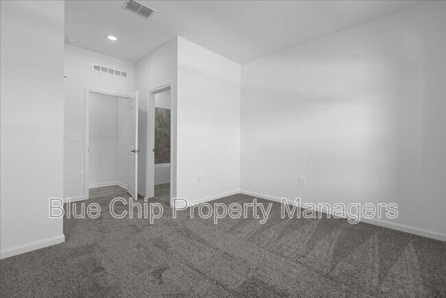 Building Photo - 3078 Country Side Dr