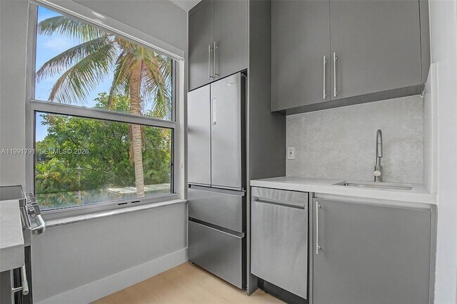 Building Photo - 694 NE 76th St