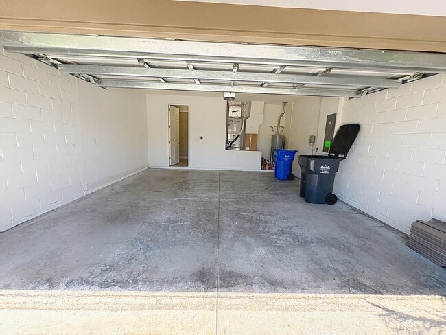 Building Photo - 11220 Fish Eagle Dr