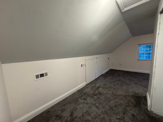 Building Photo - 515 Chapel St