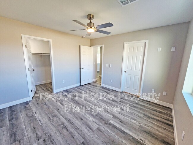 Building Photo - 561 Valiant Ave