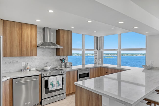 Building Photo - 5200 N Ocean Dr