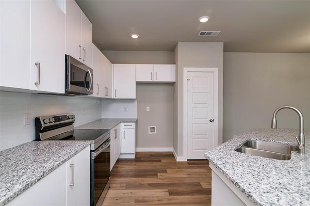 Building Photo - 725 Fallow Dr
