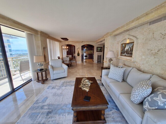 Building Photo - 3400 N Ocean Dr