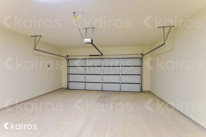 Building Photo - 207 Foggy Ln