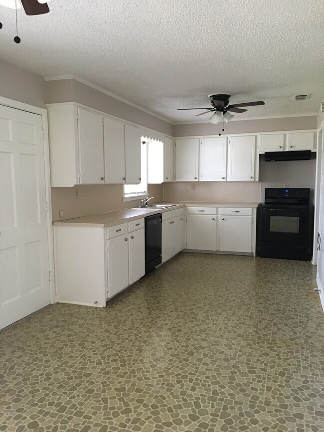 Building Photo - 3718 Bann Ave