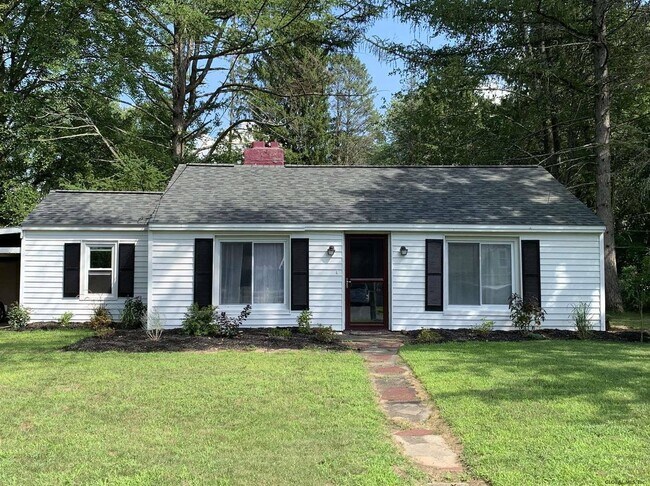 Building Photo - 934 Mohegan Rd