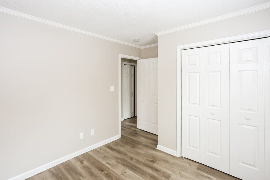 Building Photo - 4110 Woodbury Terrace NW