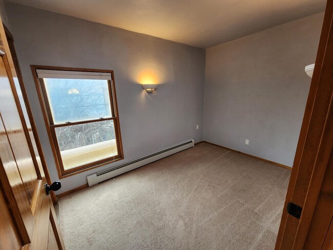 Building Photo - 502 Alicia St