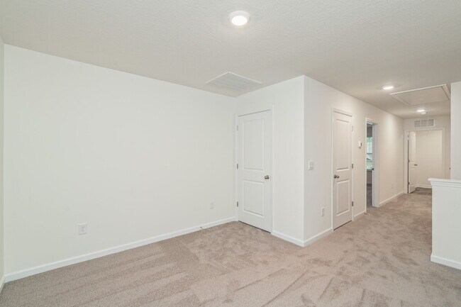 Building Photo - 944 Utopia Ln