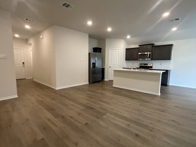 Building Photo - 490 Burnett Trail