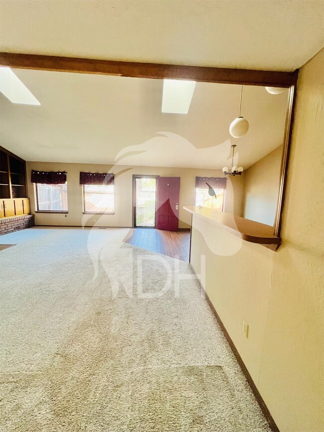 Building Photo - **Charming 2-Bedroom Condo in Enid, OK!**