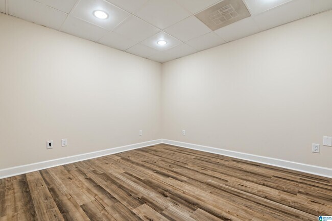 Building Photo - 5249 Meadow Garden Ln