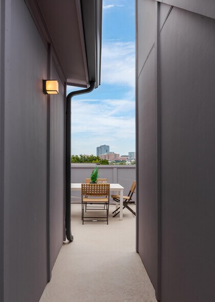 Building Photo - 2801 Weisenberger St