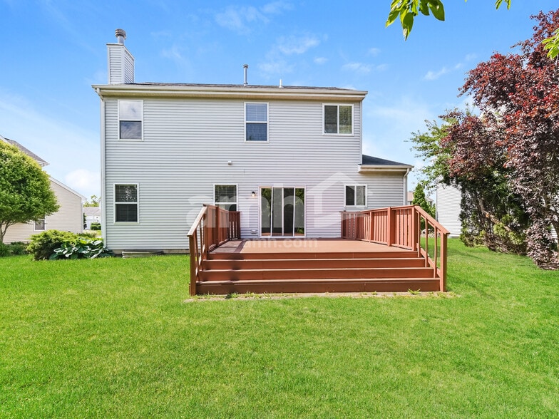 Building Photo - 204 Winding Trl