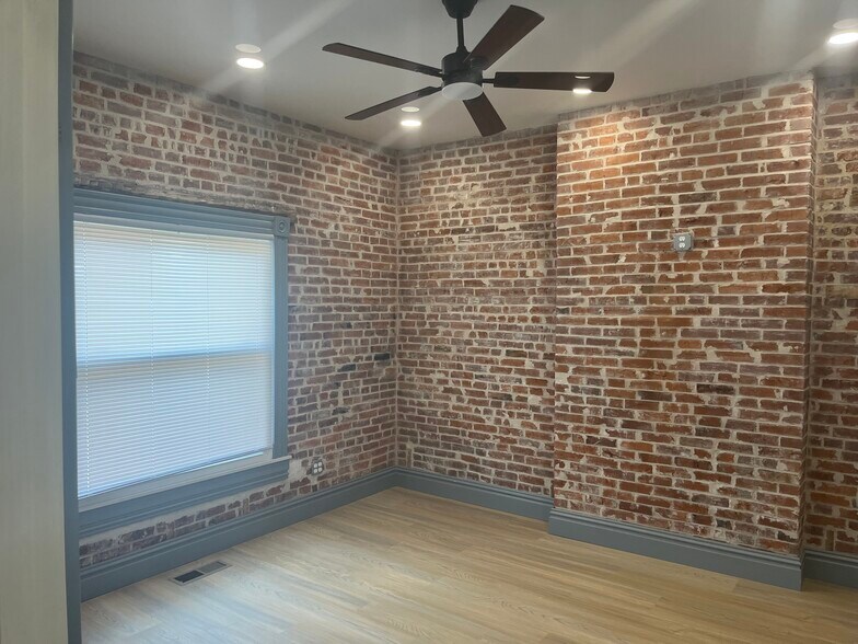 Building Photo - 2139 California Ave