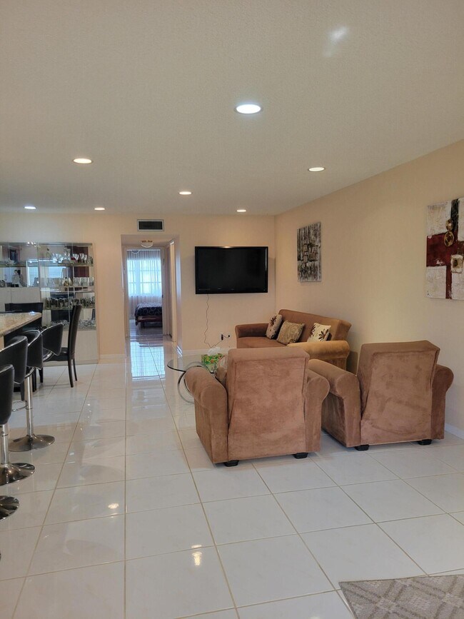 Building Photo - 14629 Canalview Dr