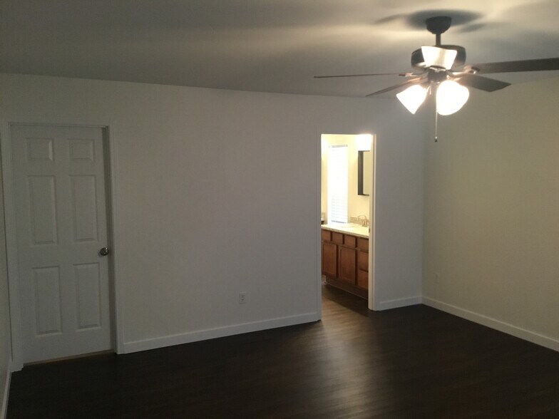 Building Photo - 14827 99th Way Southeast