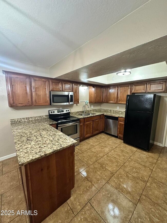 Building Photo - 326 W La Jolla Dr