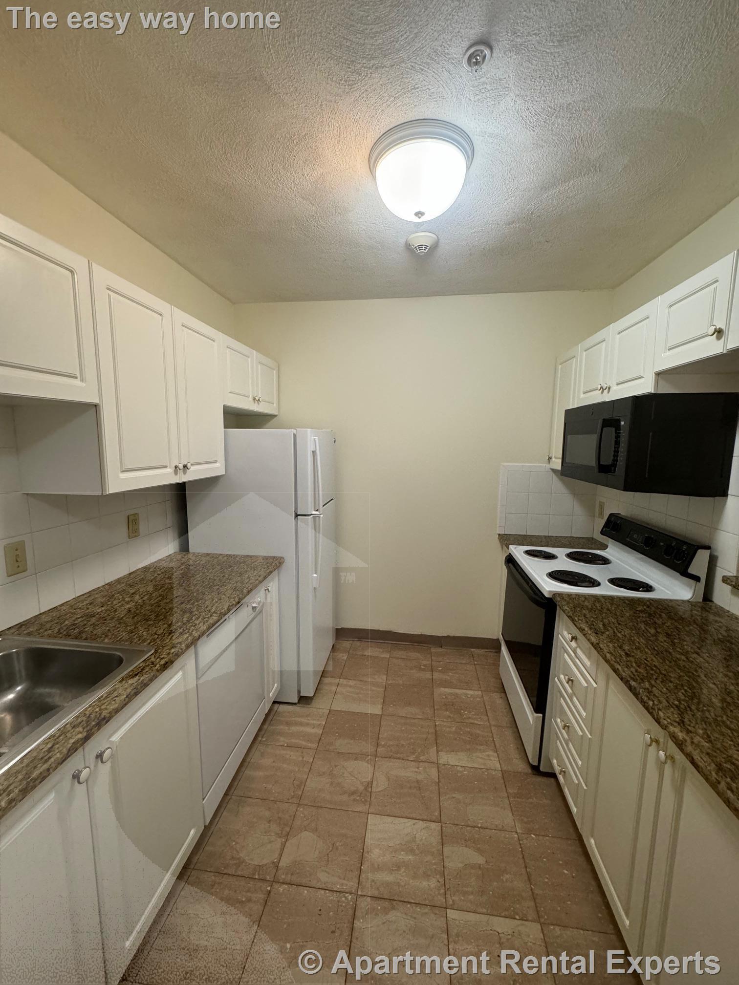 Building Photo - 373 Highland Ave