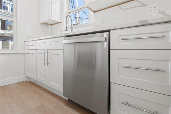 Building Photo - 14 Quirk Ct